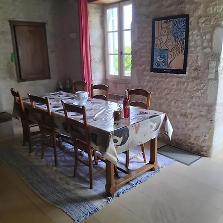 Prázdninový dům Maison Charmante A Antezant-la-chapelle Avec Jardin Le Pin-Saint-Denis