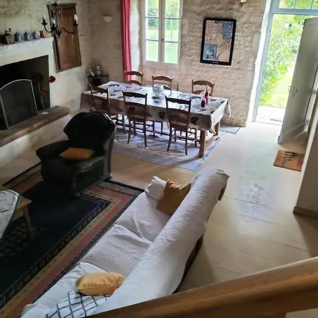 Maison Charmante A Antezant-la-chapelle Avec Jardin Feriehus *