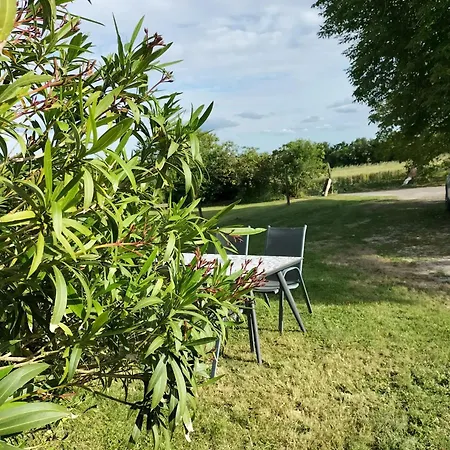 Maison Charmante A Antezant-la-chapelle Avec Jardin Holiday home *