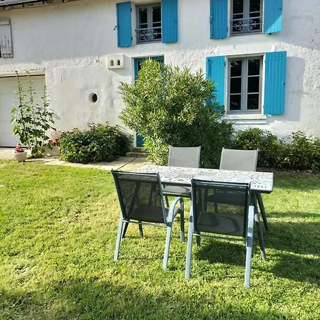 Maison Charmante A Antezant-la-chapelle Avec Jardin Feriehus Le Pin-Saint-Denis