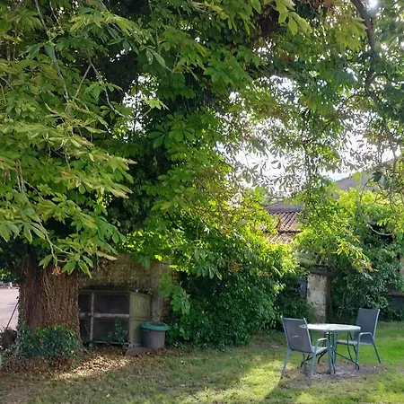 Maison Charmante A Antezant-la-chapelle Avec Jardin *