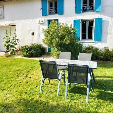 Maison Charmante A Antezant-la-chapelle Avec Jardin *